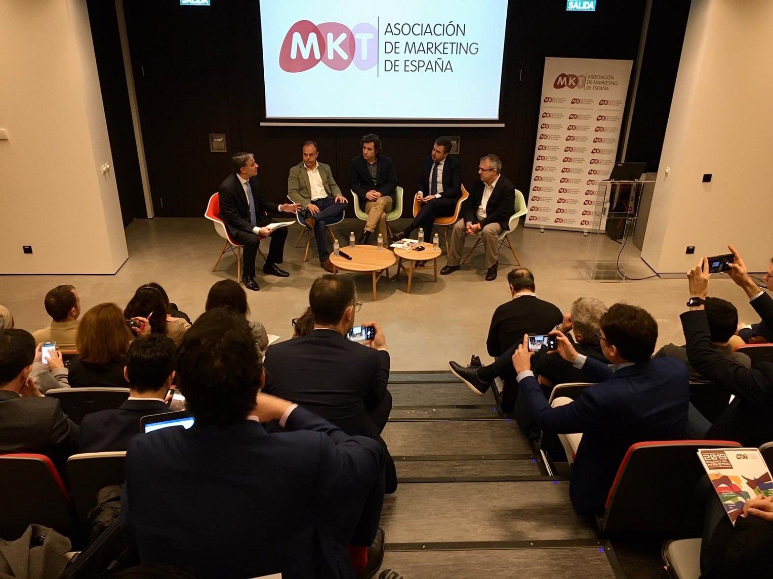 Reunión movilidad revista Influencers y Asociación del Marketing de España