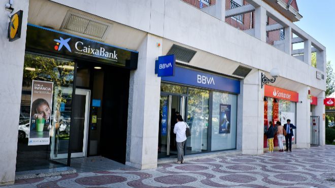 Sucursales de BBVA, Caixa y Banco Santander