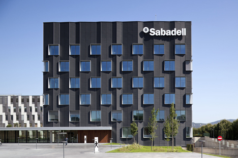 Banco Sabadell, bajista: apunta a futuras caídas dramáticas