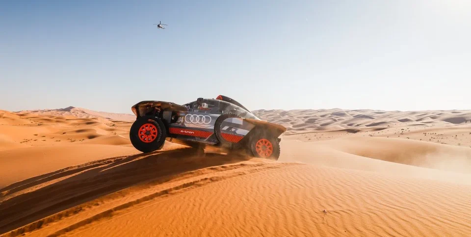 Carlos Sainz pilotó con maestría en el Dakar 2024